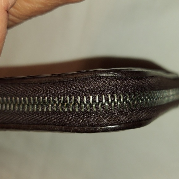 Bottega Veneta Brown Intrecciato Nappa leather zip around Wallet Organizer. - Picture 11 of 12